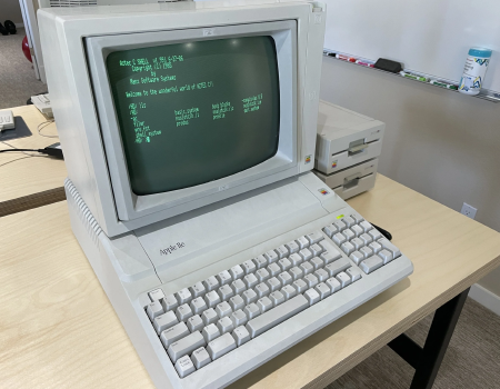 Apple IIe Platinum